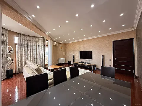 Satılır 4 otaqlı mənzil 170 m²