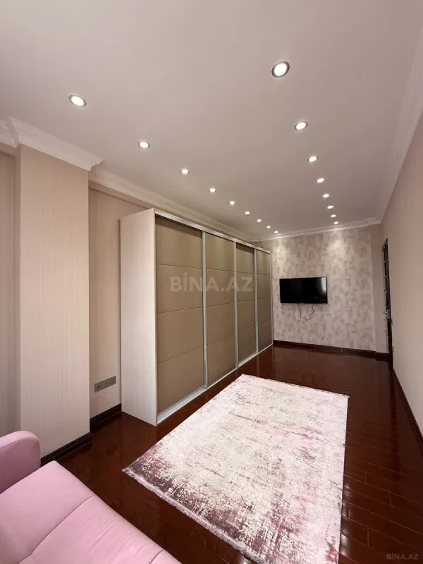 Satılır 4 otaqlı mənzil 170 m²