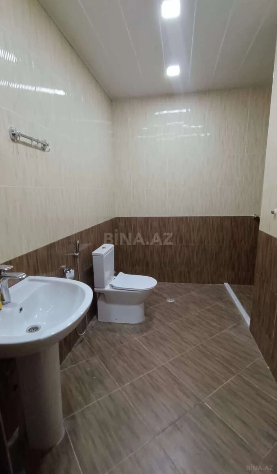 Kirayə verilir 3 otaqlı ofis 80 m²
