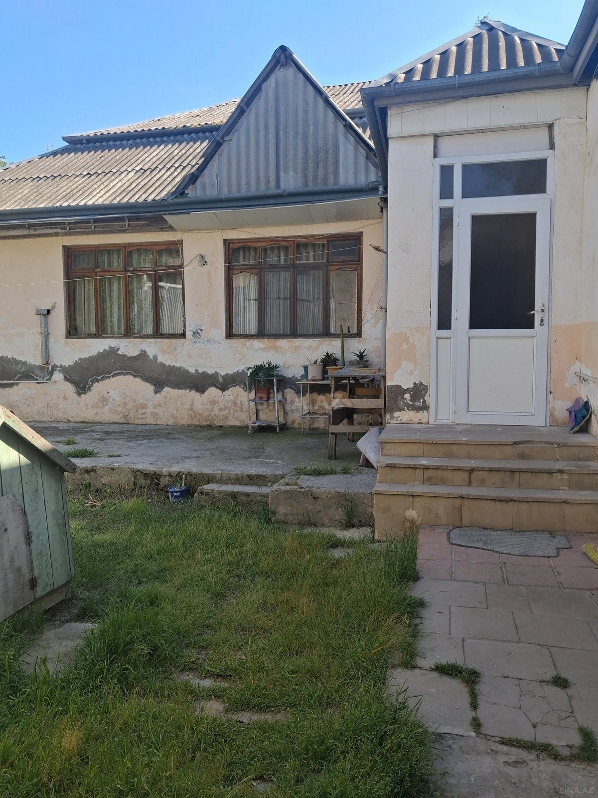 Satılır 6 otaqlı həyət evi 280 m²