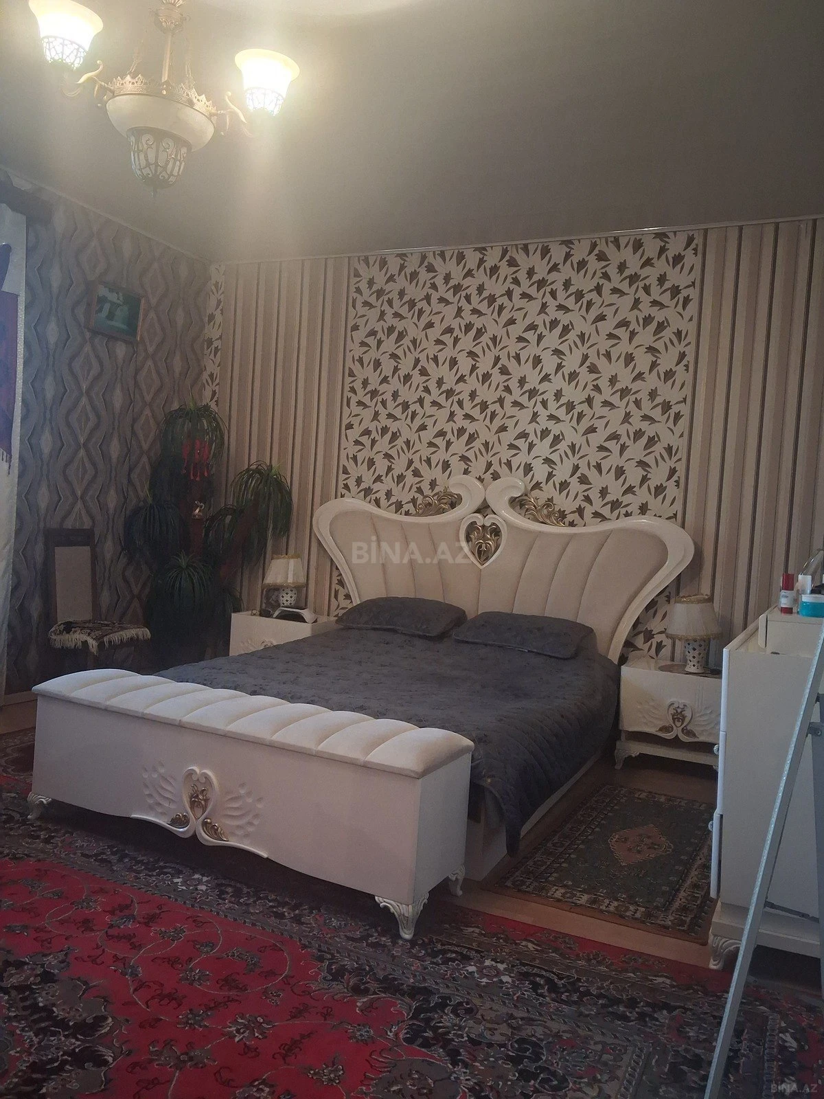 Satılır 6 otaqlı həyət evi 280 m²