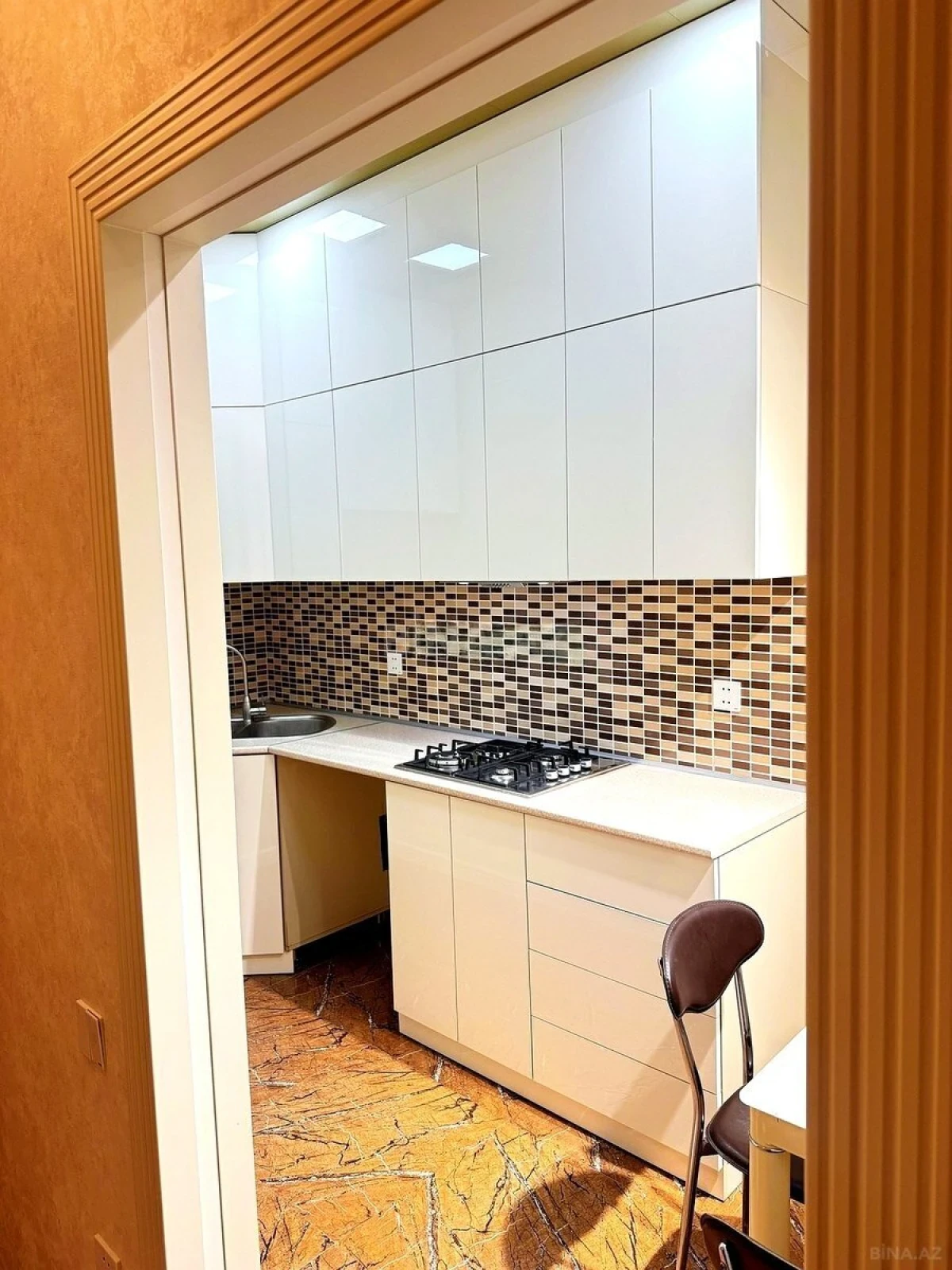 Satılır 3 otaqlı mənzil 110.5 m²