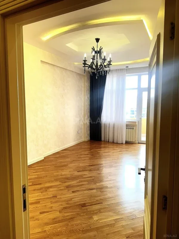 Satılır 3 otaqlı mənzil 110.5 m²