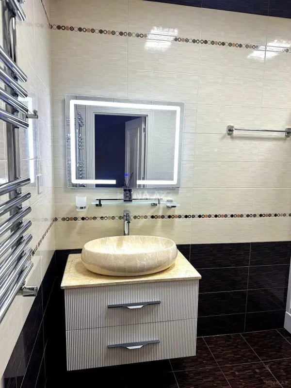 Satılır 3 otaqlı mənzil 110.5 m²