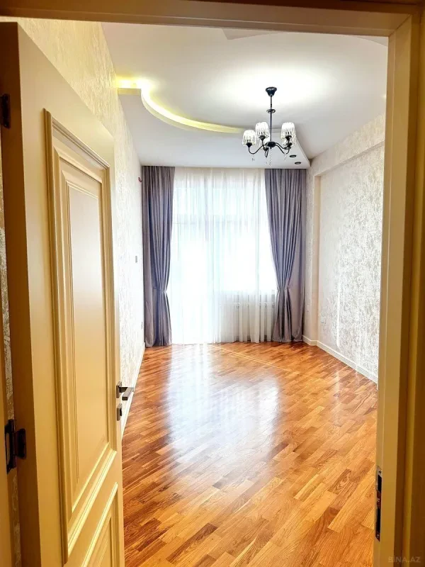 Satılır 3 otaqlı mənzil 110.5 m²