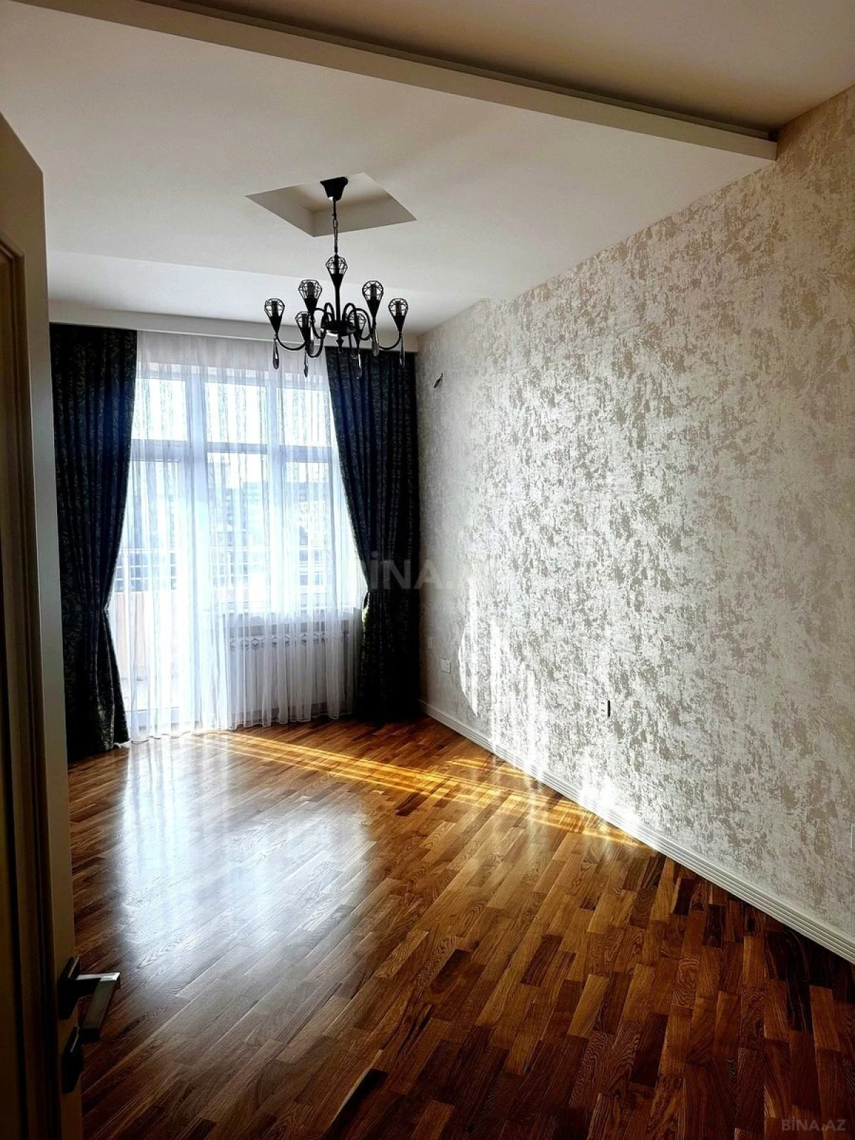 Satılır 3 otaqlı mənzil 110.5 m²