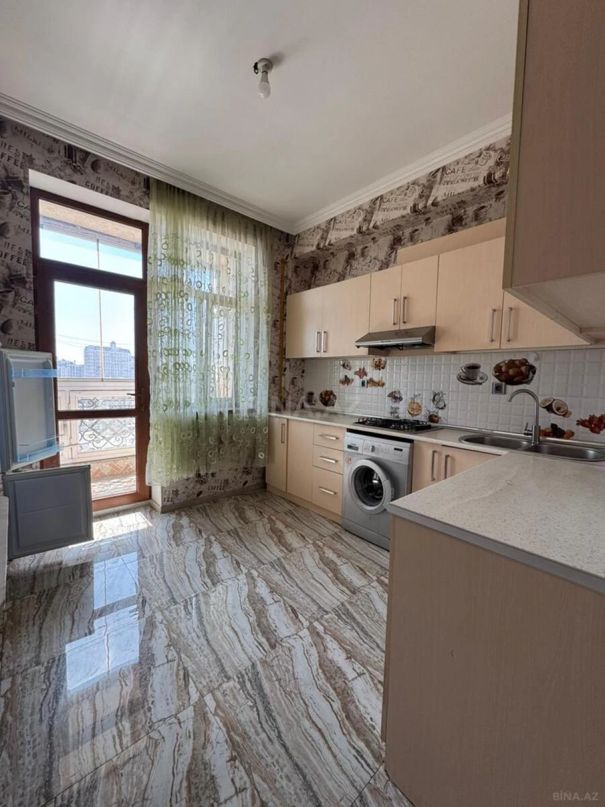 Kirayə verilir 2 otaqlı mənzil 70 m²