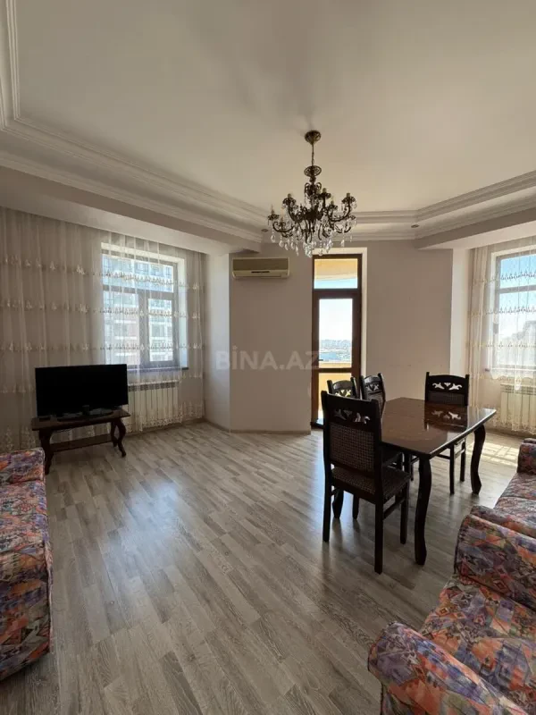 Kirayə verilir 2 otaqlı mənzil 70 m²