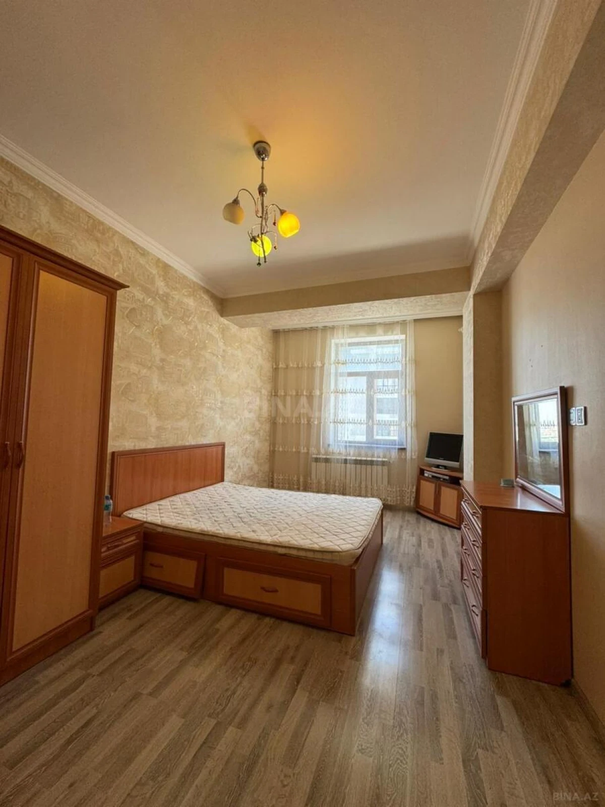 Kirayə verilir 2 otaqlı mənzil 70 m²