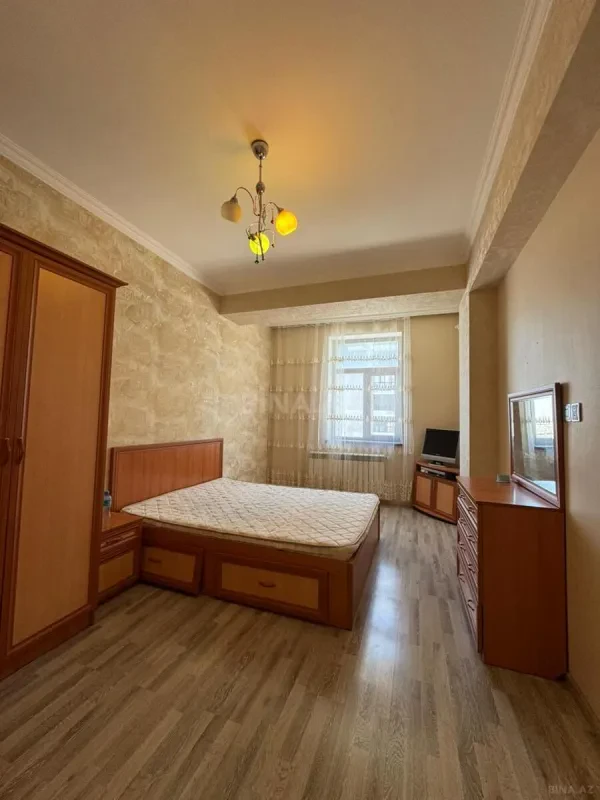 Kirayə verilir 2 otaqlı mənzil 70 m²