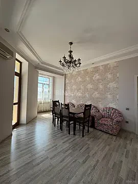 Kirayə verilir 2 otaqlı mənzil 70 m² — Bakı 2 otaq 70.00 m²