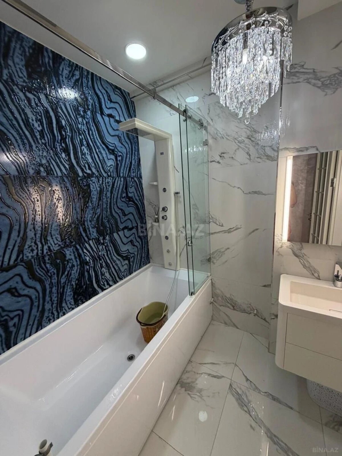 Kirayə verilir 3 otaqlı mənzil 155 m²
