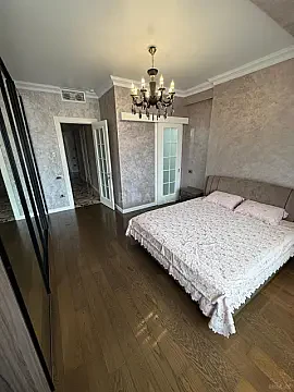 Kirayə verilir 3 otaqlı mənzil 155 m²