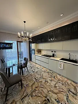Kirayə verilir 3 otaqlı mənzil 155 m² — Bakı 3 otaq 155.00 m²