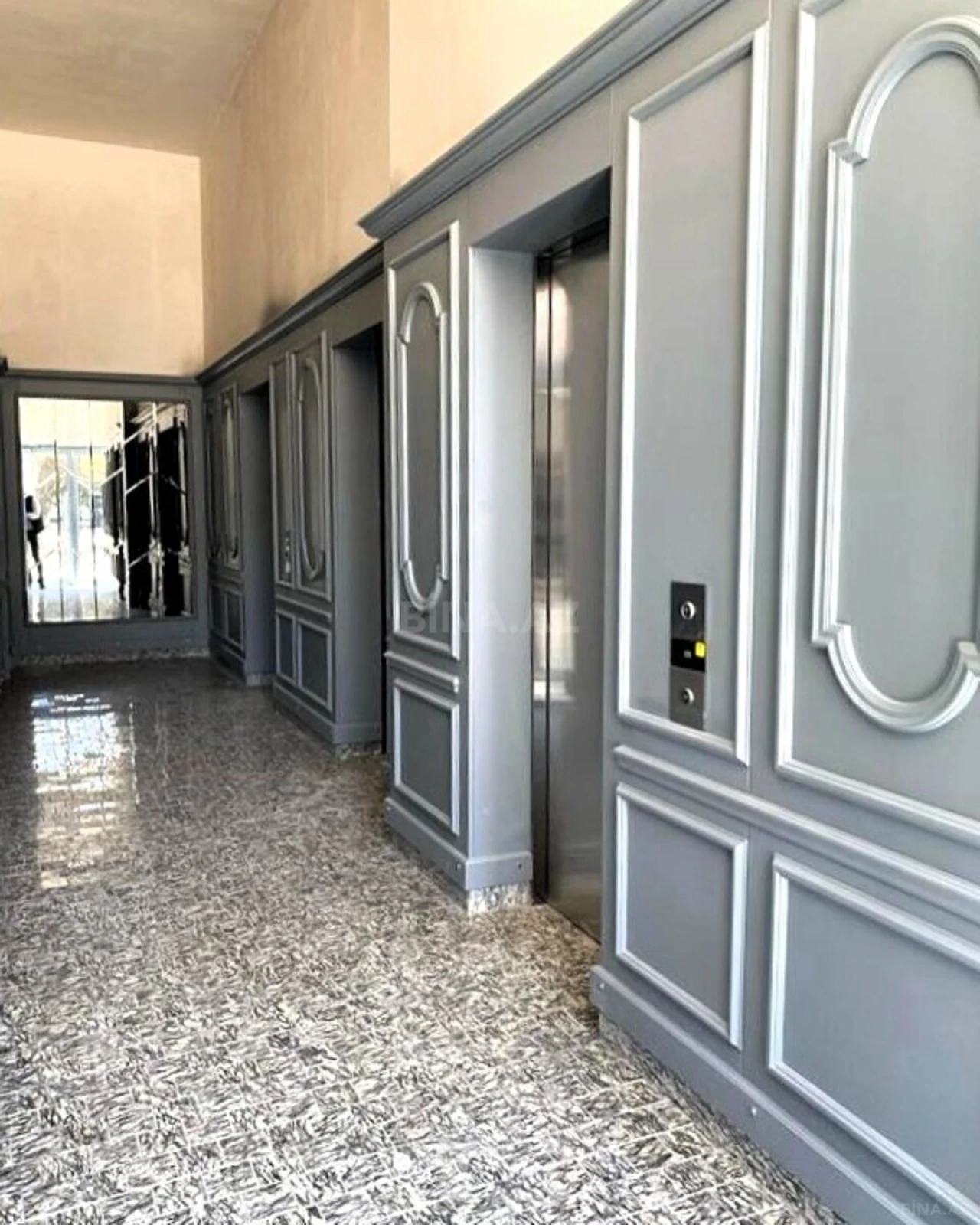 Satılır 3 otaqlı mənzil 123 m²