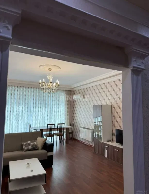 Kirayə verilir 3 otaqlı mənzil 130 m²