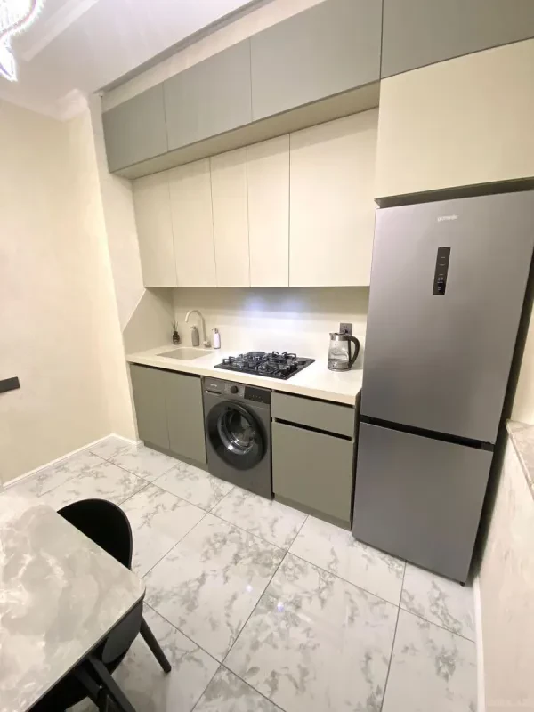 Kirayə verilir 2 otaqlı mənzil 61 m²