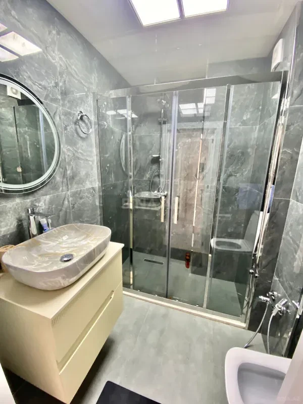 Kirayə verilir 2 otaqlı mənzil 61 m²
