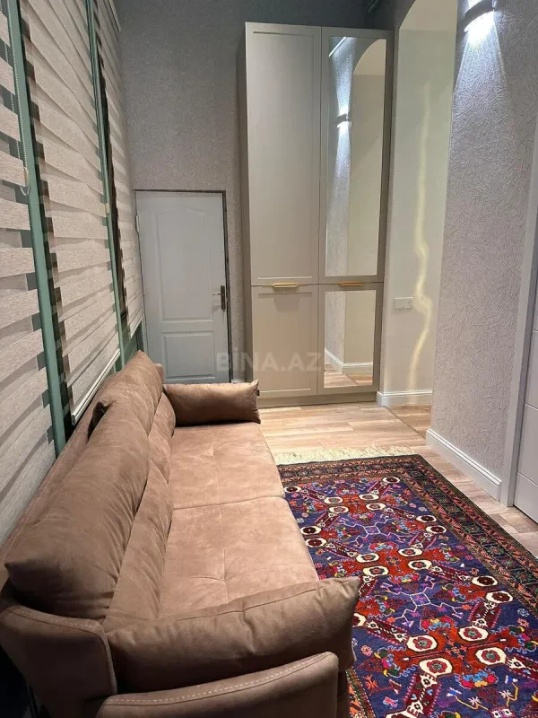 Kirayə verilir 2 otaqlı mənzil 75 m²