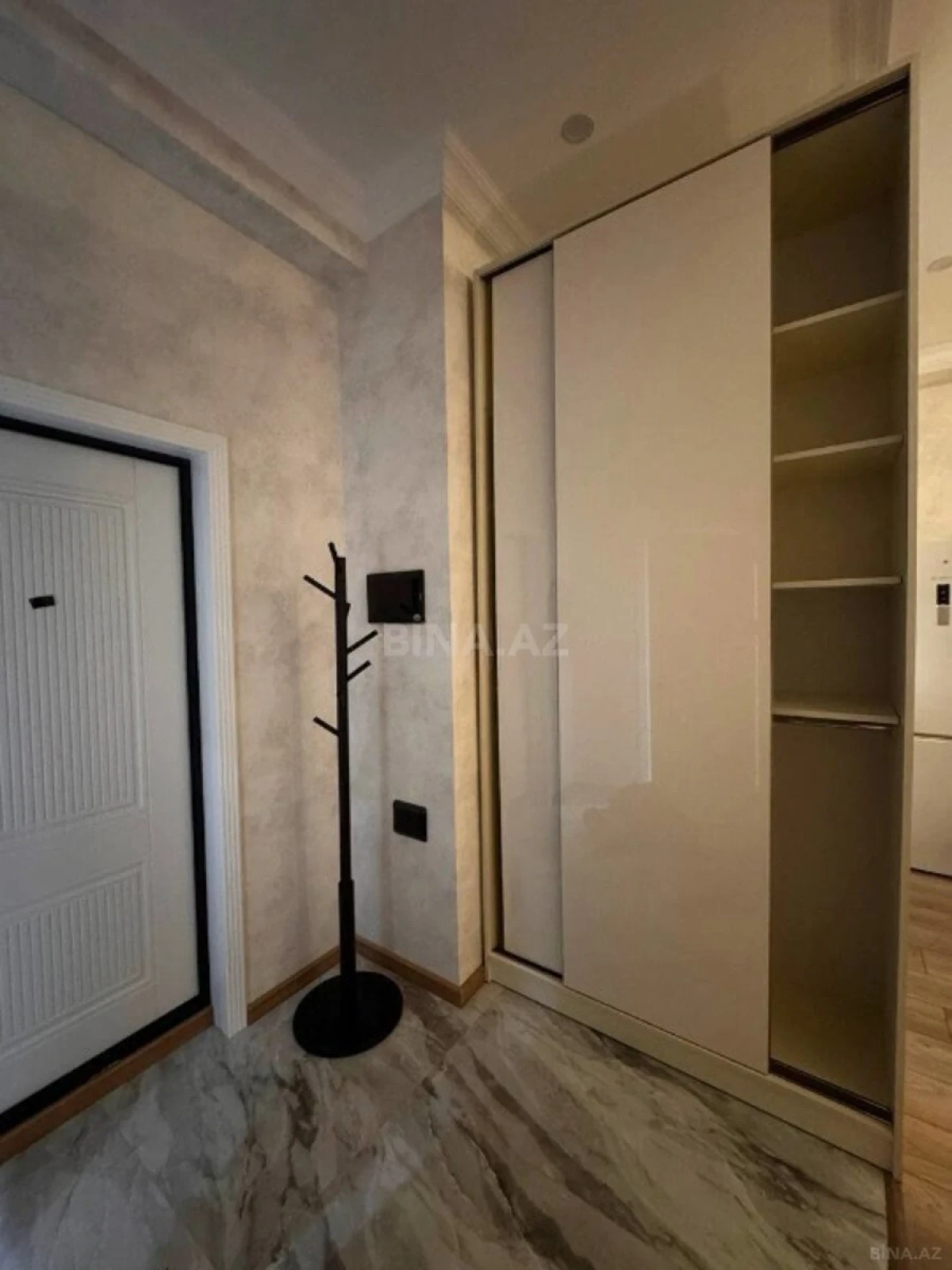 Kirayə verilir 2 otaqlı mənzil 65 m²