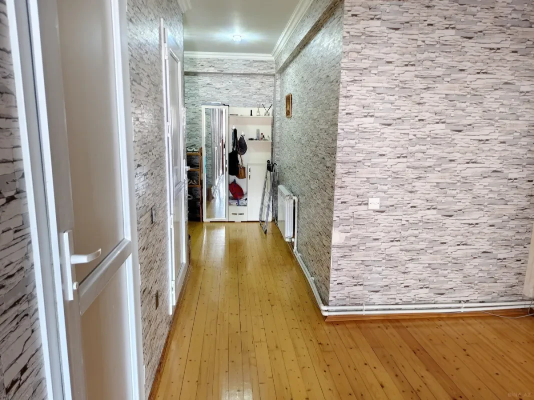 Satılır 3 otaqlı mənzil 98 m²