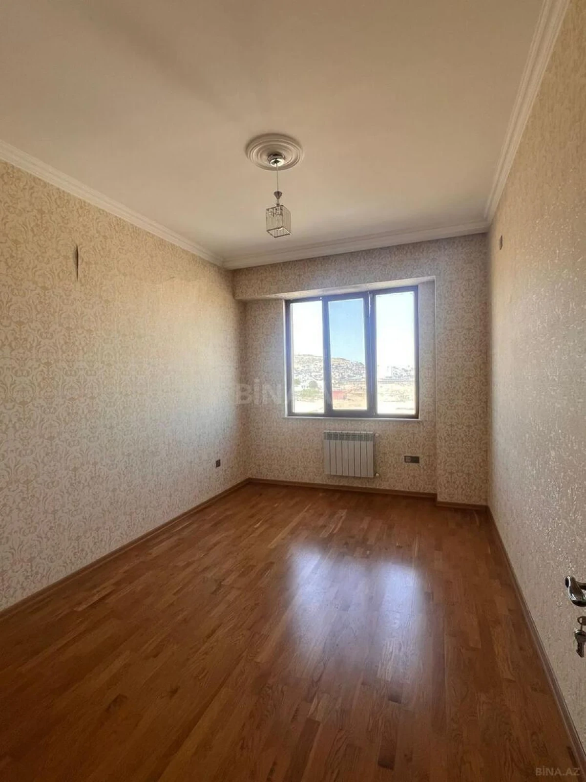 Satılır 2 otaqlı mənzil 74 m²