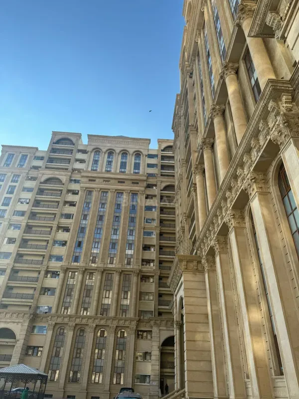 Satılır 2 otaqlı mənzil 74 m²