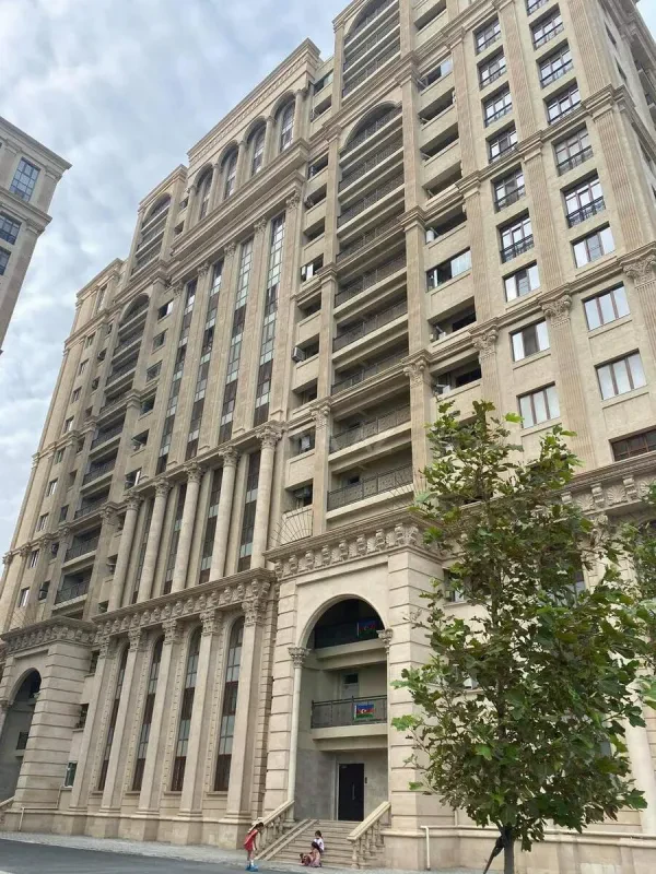 Satılır 2 otaqlı mənzil 74 m²