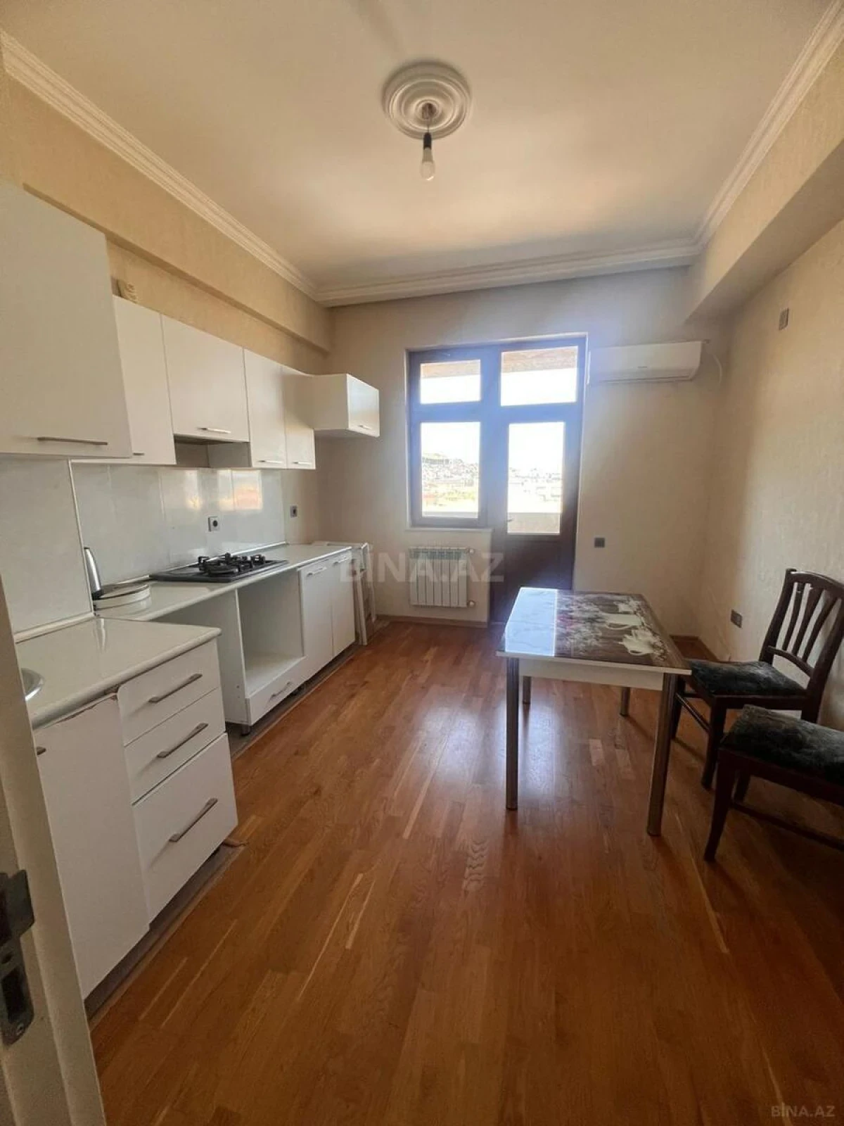 Satılır 2 otaqlı mənzil 74 m²