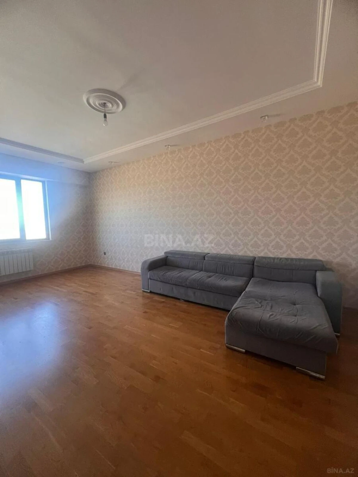 Satılır 2 otaqlı mənzil 74 m²