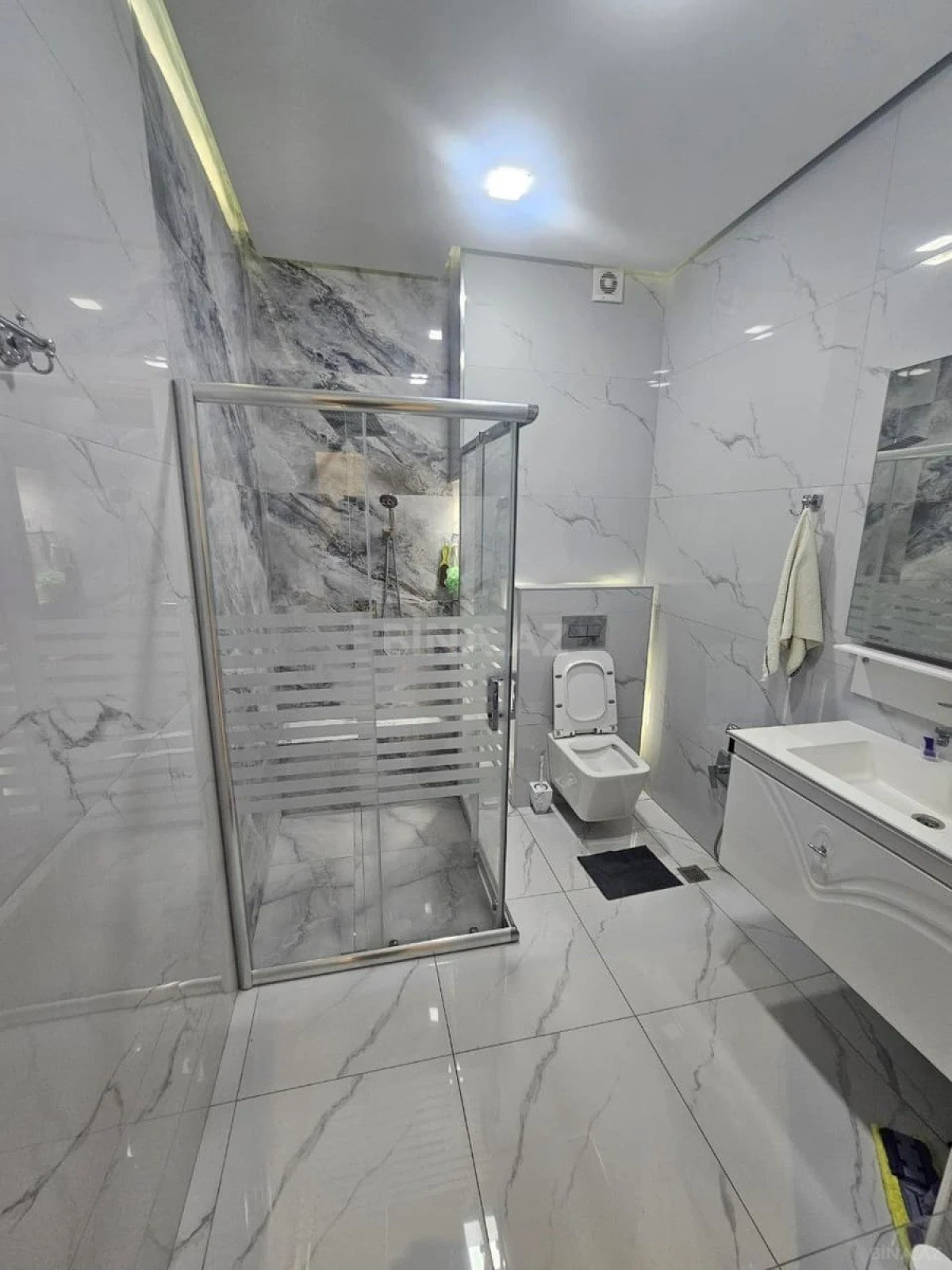 Satılır 2 otaqlı mənzil 60 m²