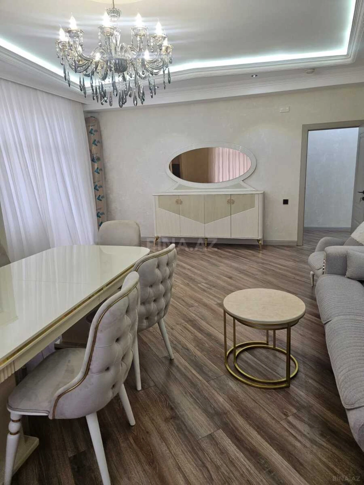Kirayə verilir 3 otaqlı mənzil 145 m²