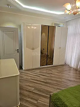 Kirayə verilir 3 otaqlı mənzil 145 m²