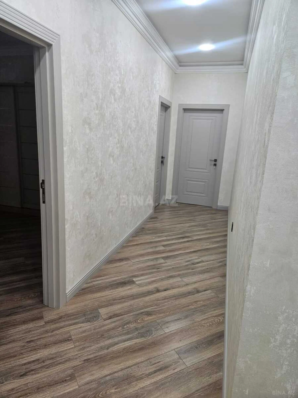 Kirayə verilir 3 otaqlı mənzil 145 m²