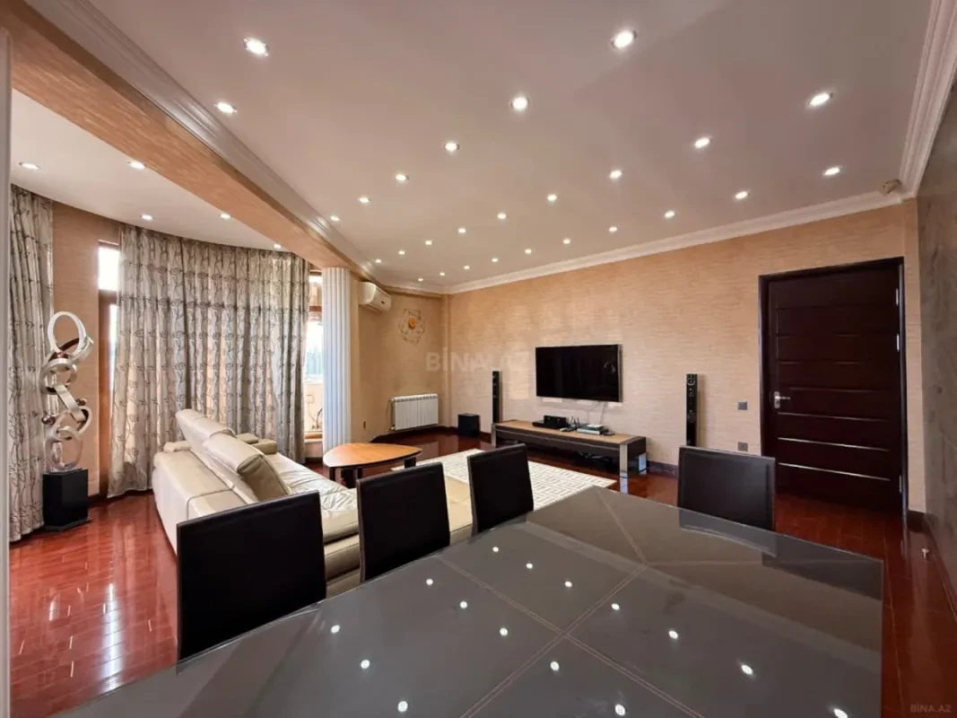 Satılır 4 otaqlı mənzil 185 m²