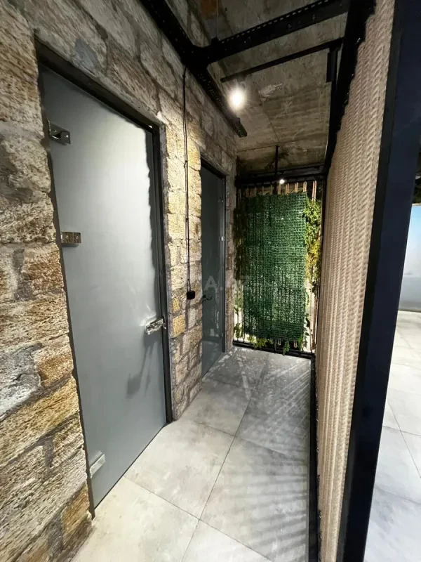 Kirayə verilir 1 otaqlı ofis 110 m²