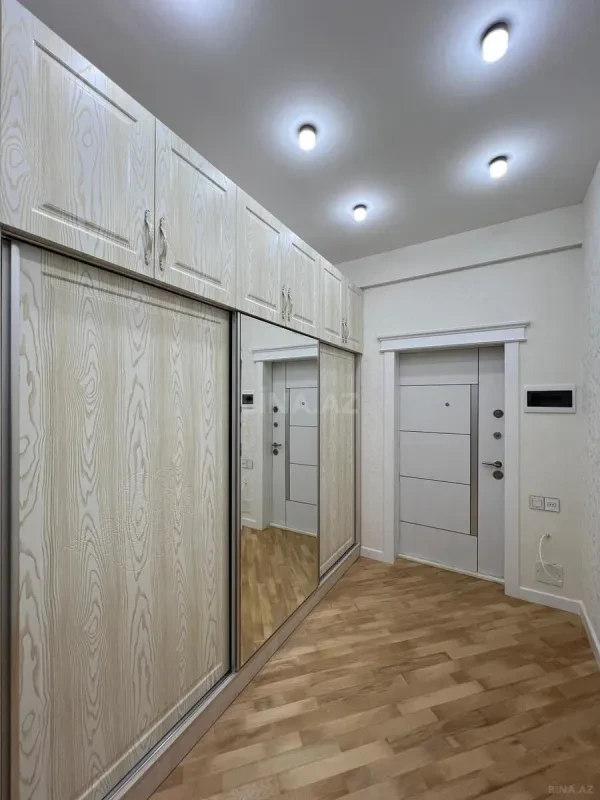 Satılır 3 otaqlı mənzil 106 m²
