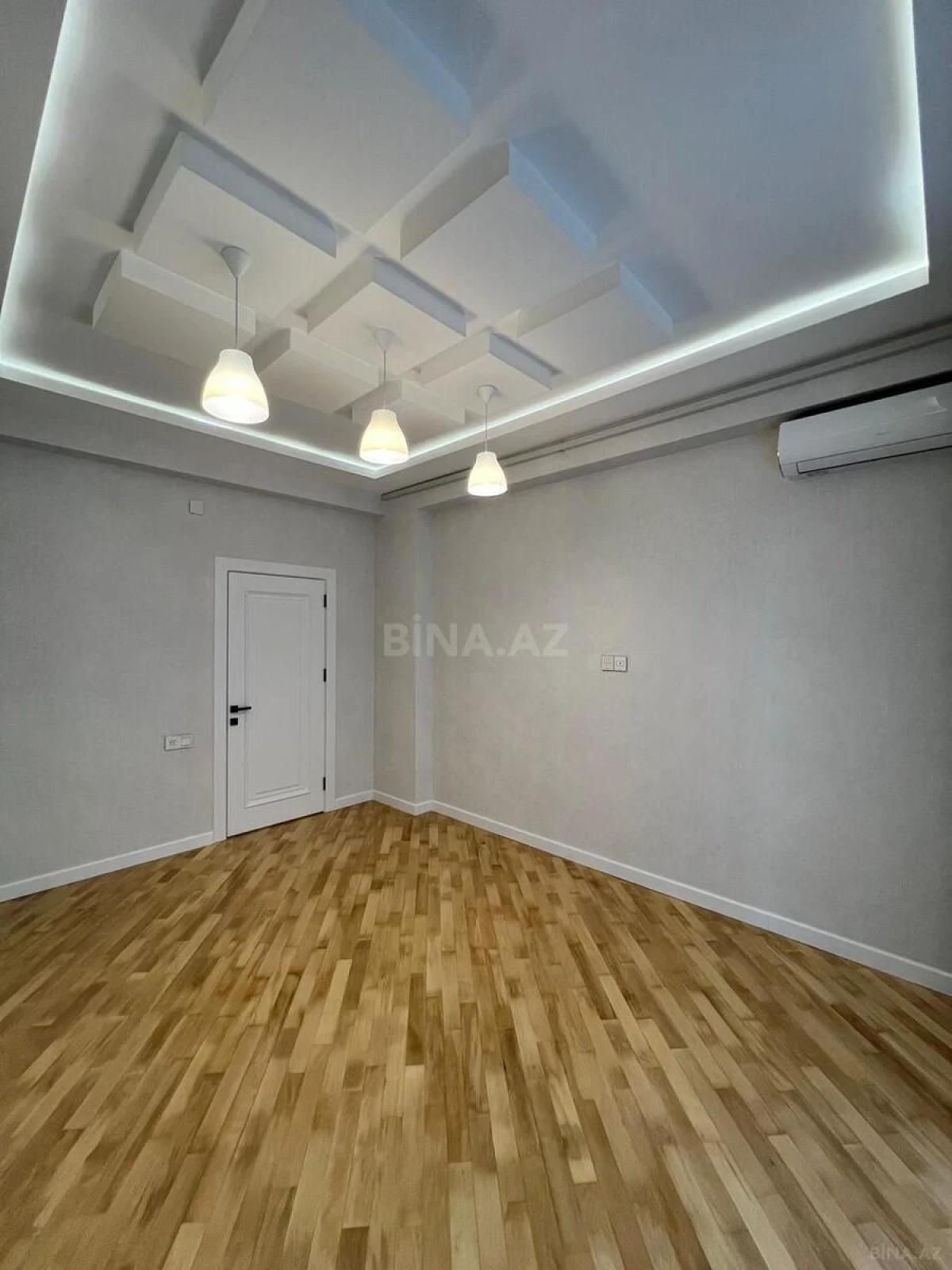 Satılır 3 otaqlı mənzil 106 m²