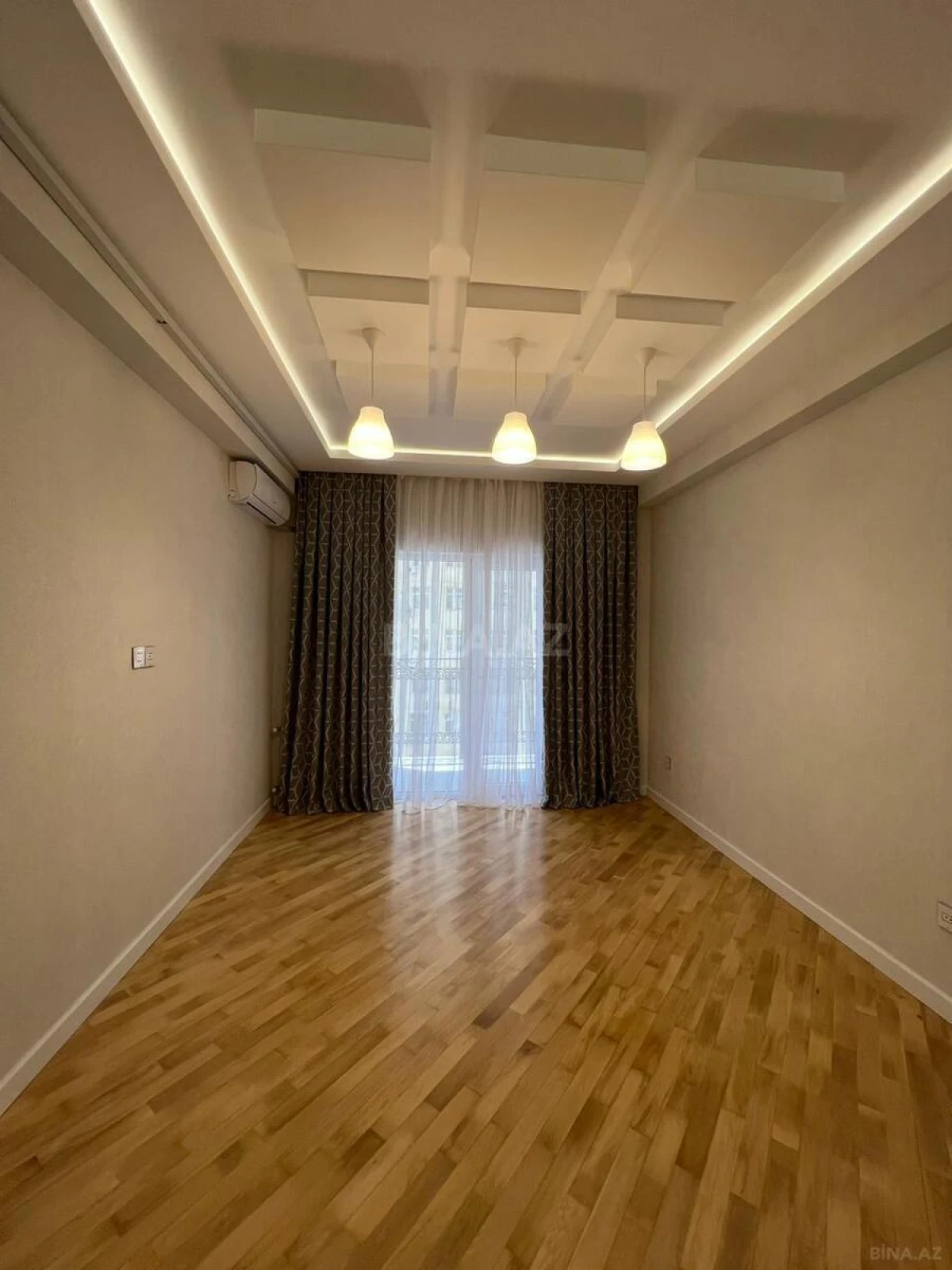 Satılır 3 otaqlı mənzil 106 m²