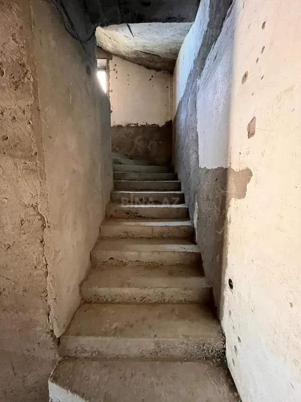 Satılır 7 otaqlı həyət evi 480 m²