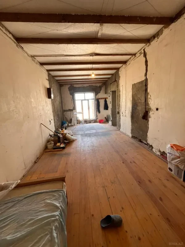 Satılır 7 otaqlı həyət evi 480 m²