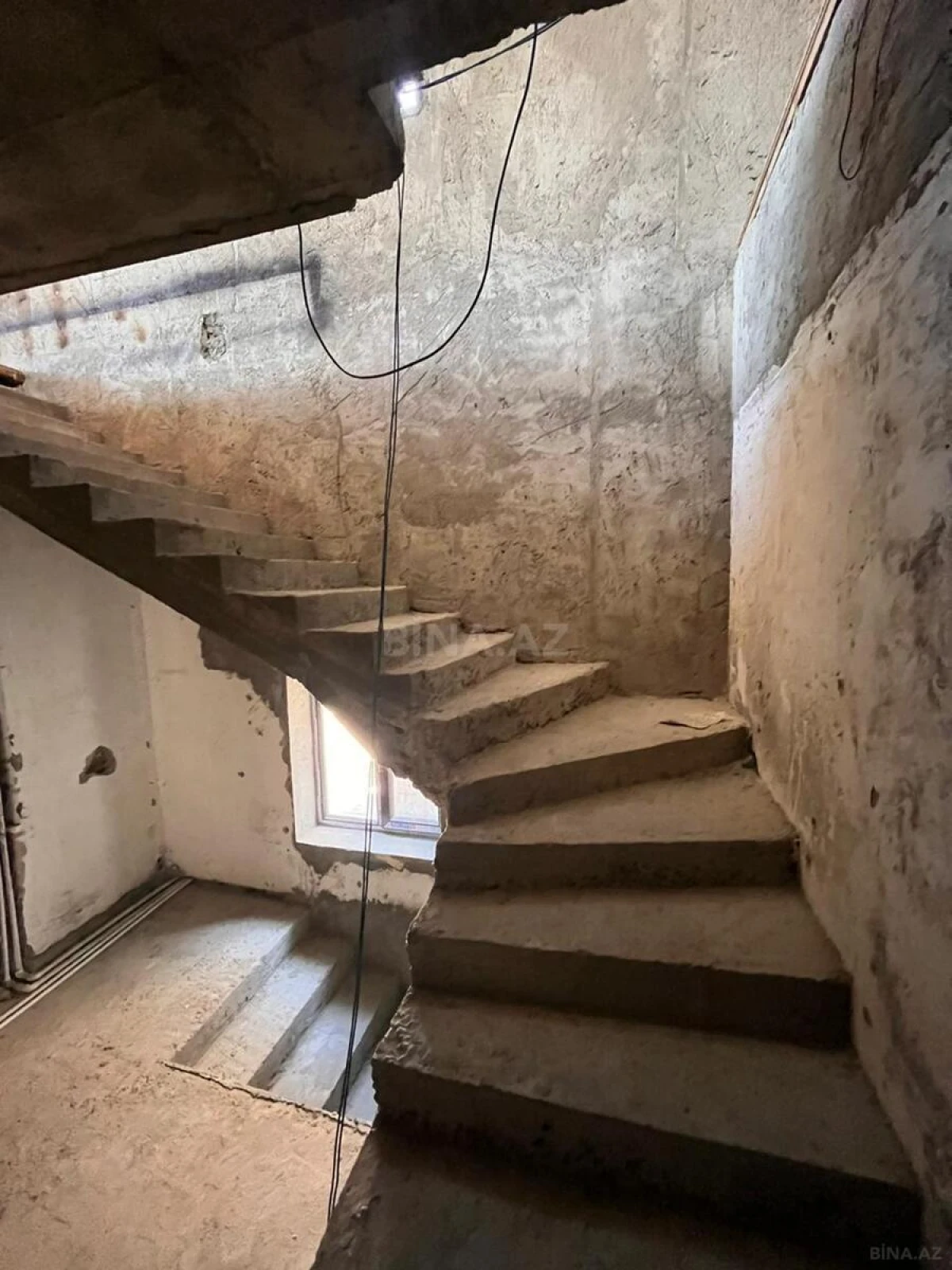 Satılır 7 otaqlı həyət evi 480 m²
