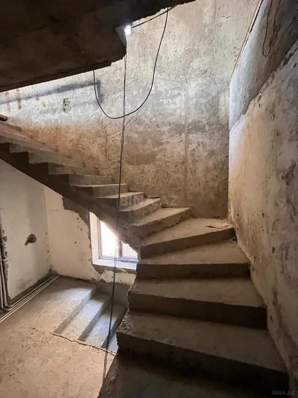 Satılır 7 otaqlı həyət evi 480 m²