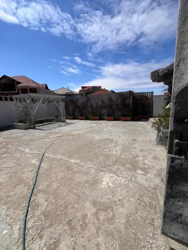 Satılır 7 otaqlı həyət evi 480 m²