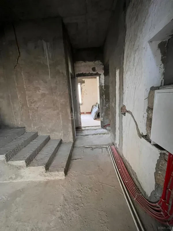 Satılır 7 otaqlı həyət evi 480 m²