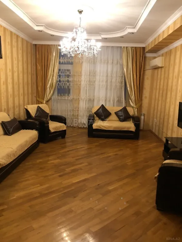 Kirayə verilir 3 otaqlı mənzil 113 m²