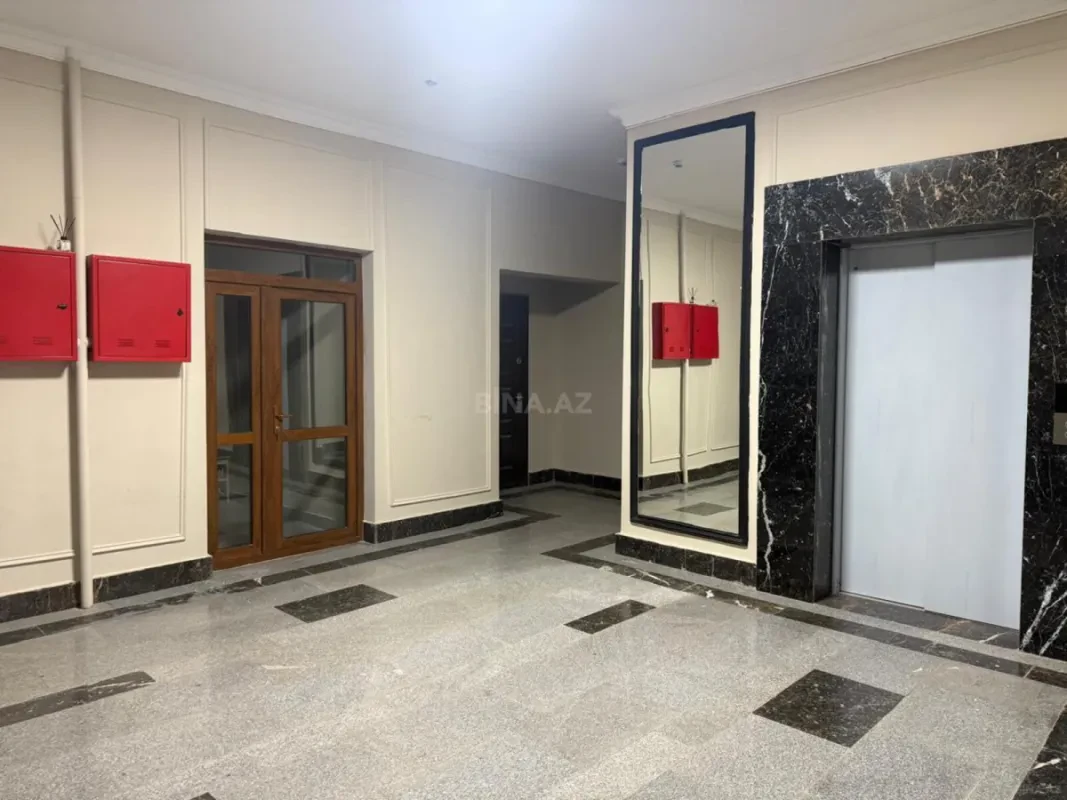 Satılır 3 otaqlı mənzil 168 m²