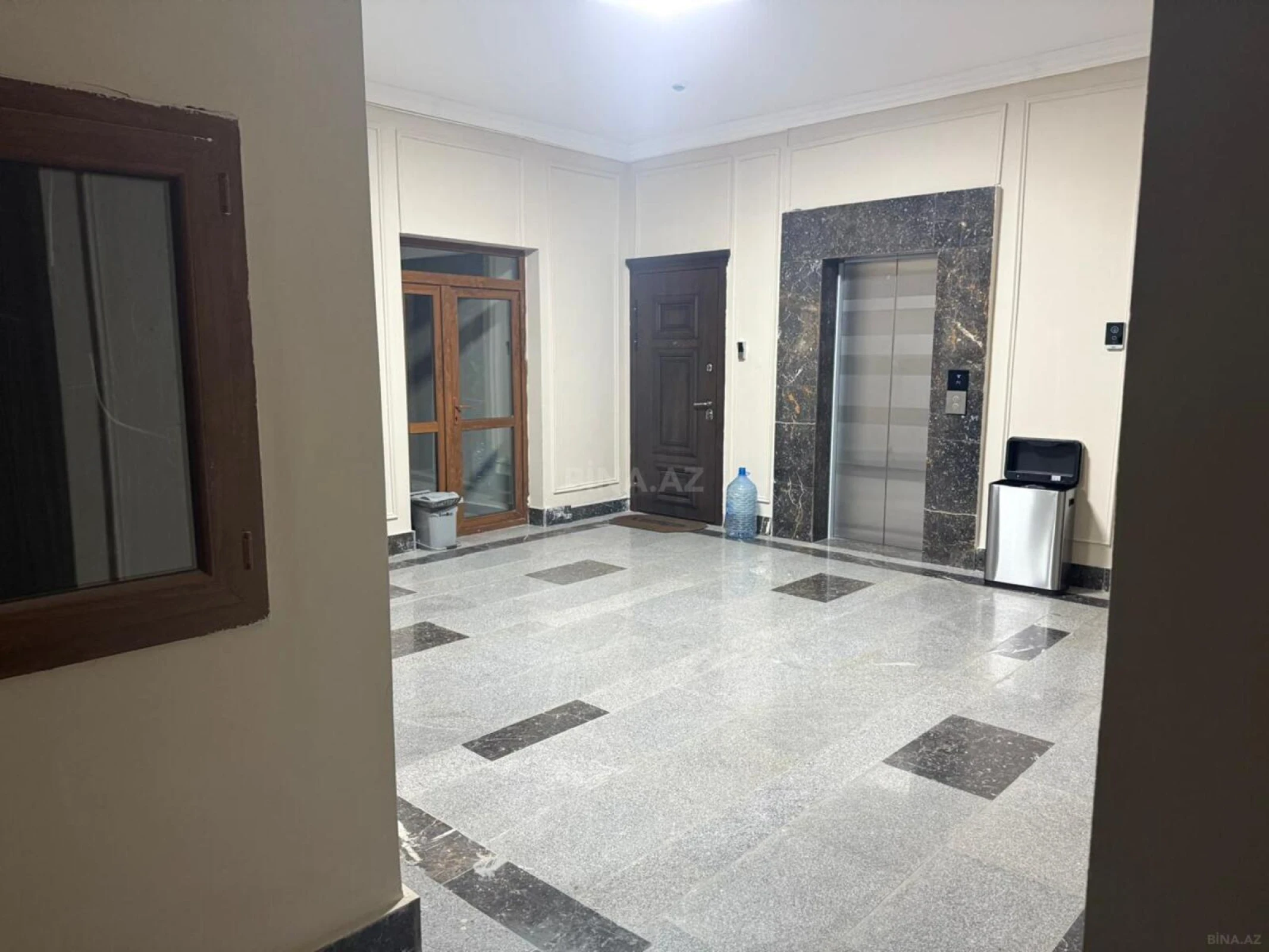Satılır 3 otaqlı mənzil 168 m²