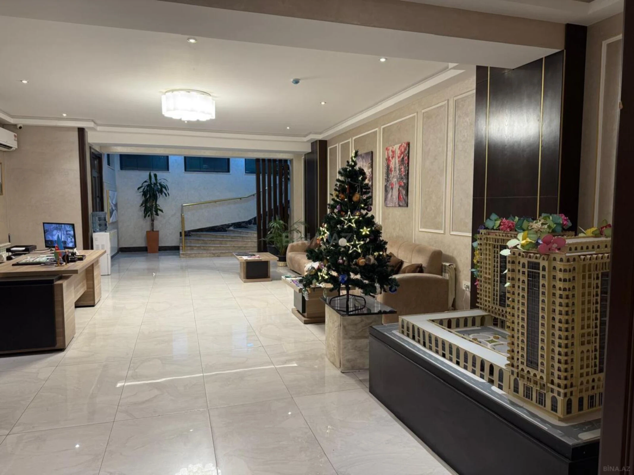 Satılır 3 otaqlı mənzil 168 m²