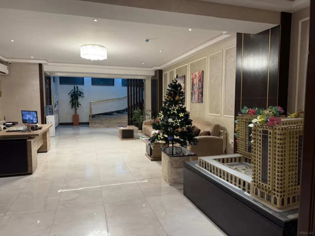 Satılır 3 otaqlı mənzil 168 m²